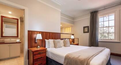 Caves House Hotel