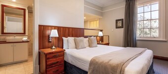 Caves House Hotel