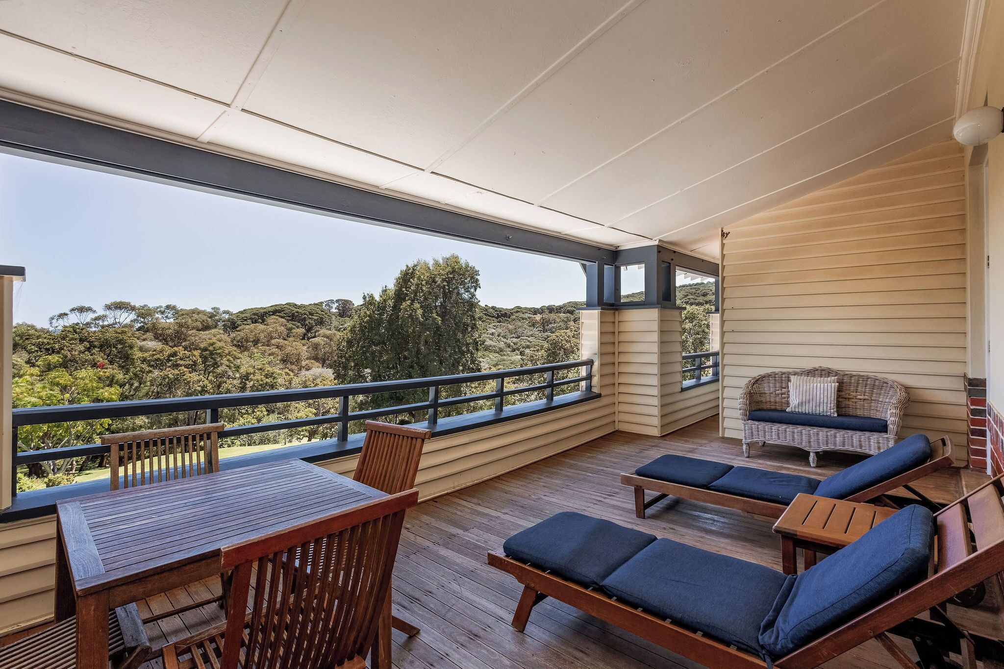 Habitación de luna de miel, vistas al mar | Restaurante al aire libre