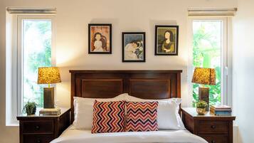 Comfort Villa, 4 Bedrooms, Kitchen, Pool View | Blackout drapes, WiFi (free)