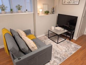 Living area - West Side 2BR Suite | 10 Min walk to Sky Train (Vancouver)
