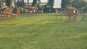 Tempat makan outdoor