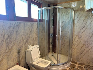 Cottage Deluks, pemandangan danau | Kamar mandi