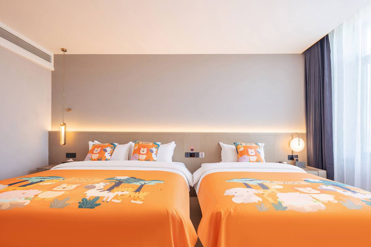 Classic Double Room Single Use | Desk, laptop workspace, blackout drapes, soundproofing