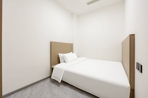 Classic Double Room Single Use | Desk, laptop workspace, blackout drapes, soundproofing - Meilifeng Hotel (Weihai)