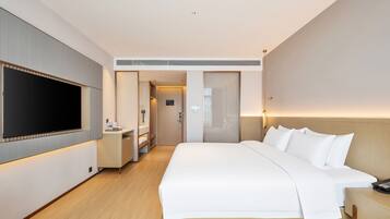 Classic Double Room Single Use | Desk, laptop workspace, blackout curtains, soundproofing