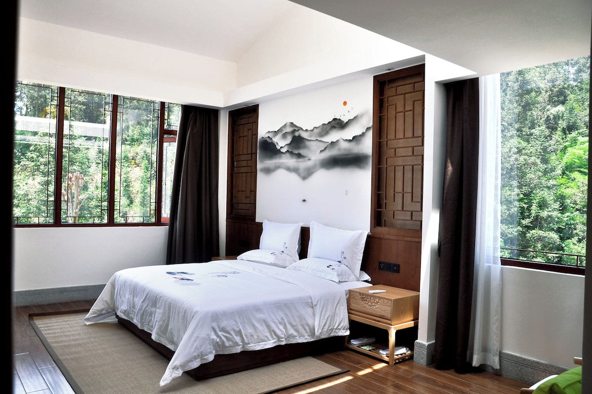 Family Triple Room, Mountain View | Desk, free WiFi