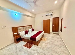 Kamar Double atau Twin | Setrika/meja setrika dan Wi-Fi gratis