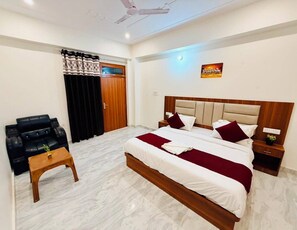Kamar Double atau Twin | Setrika/meja setrika dan Wi-Fi gratis