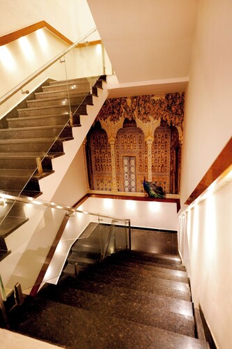Goldys Hotel Banquets & Restaurant