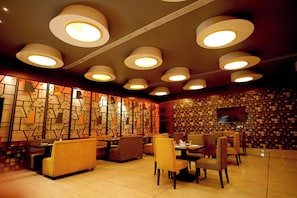Dining - Goldys Hotel Banquets & Restaurant (Hisar)