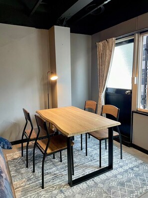 Dining - Vrbo Property (Imabashi Chuo-ku)