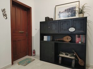 Interior - Stay where the sea meets the city, steps from Beach and the Old Town of Rethymno (Rethymno)