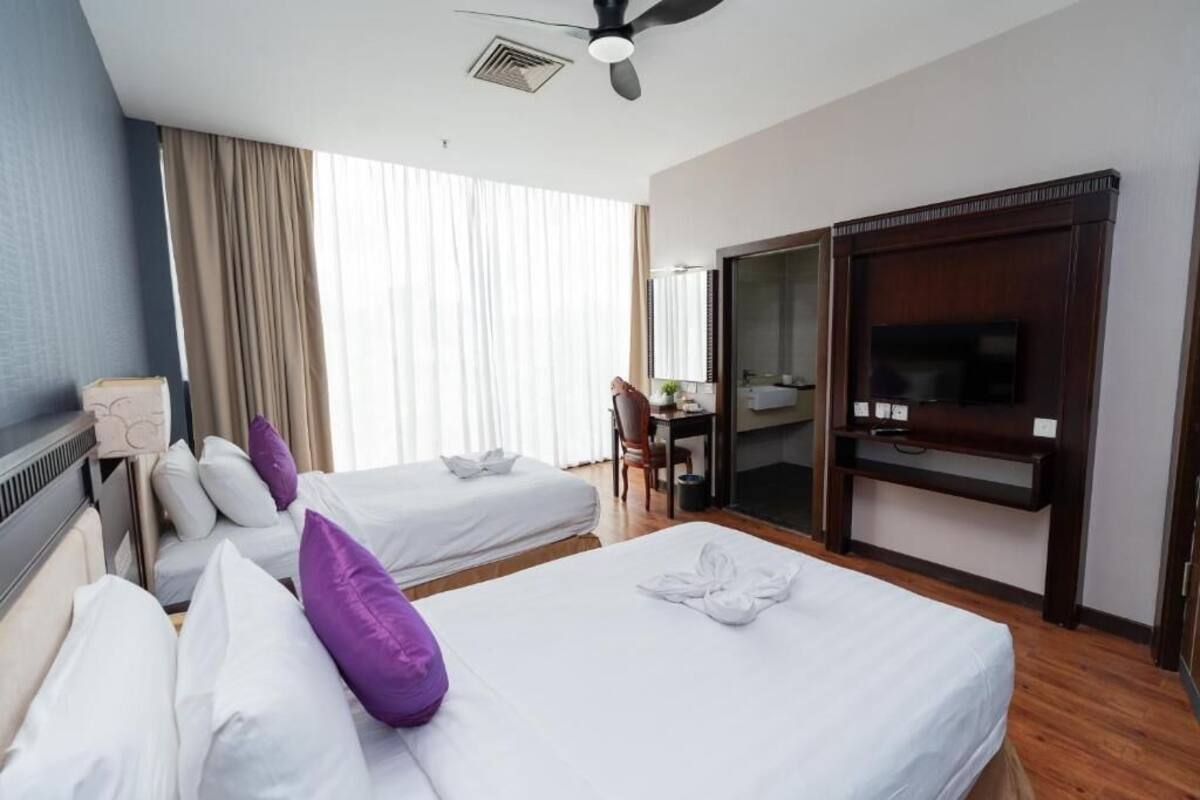 Phòng phong cách cổ điển | Phòng cách âm, bàn ủi/dụng cụ ủi quần áo 