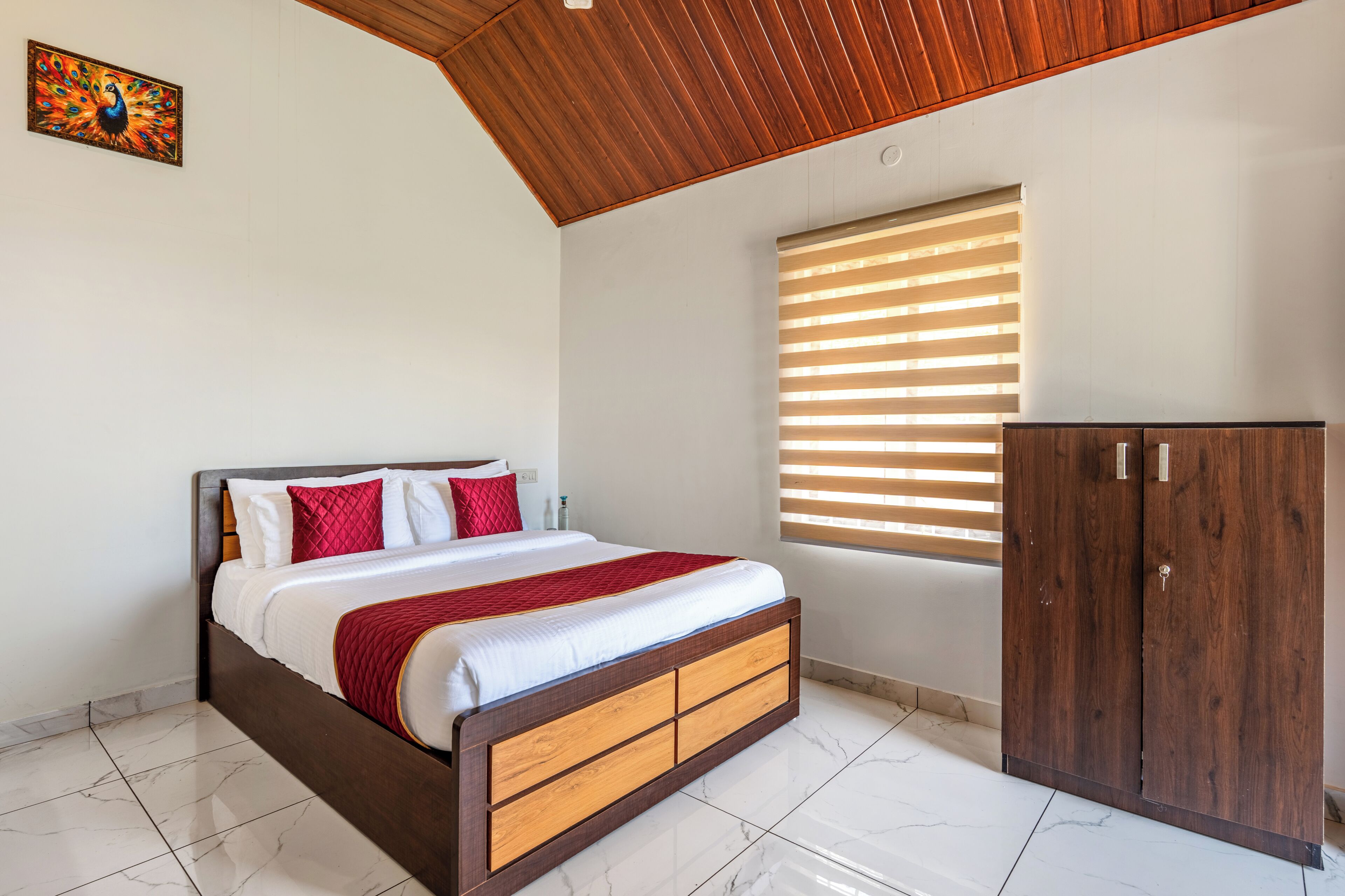 Superior Cottage | Iron/ironing board, free WiFi