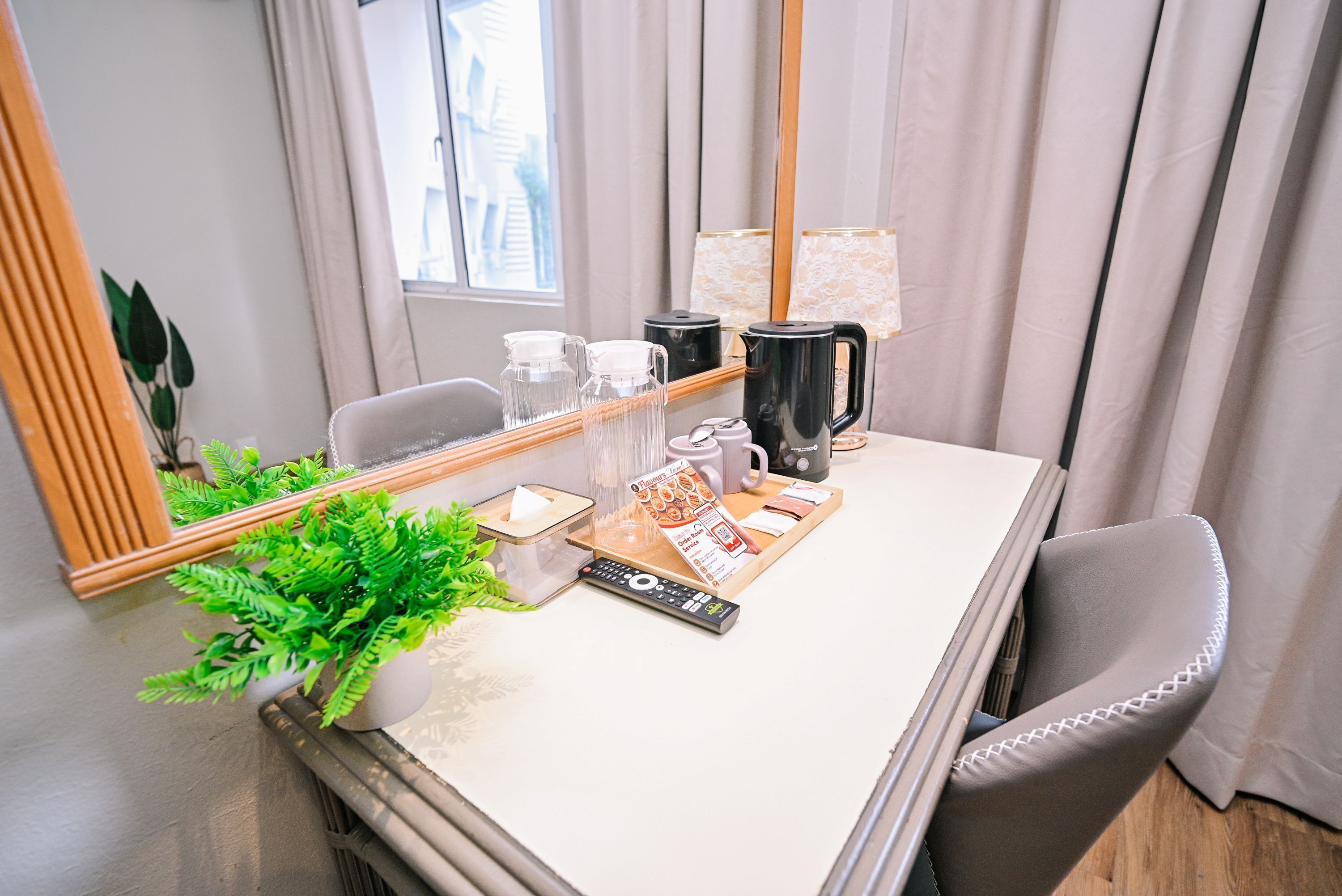 Kamar Double Deluks, 1 Tempat Tidur King, pemandangan kota (Deluxe King Room) | Interior