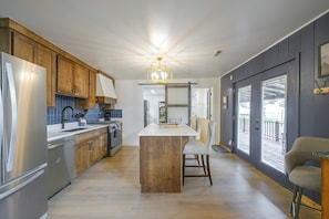 Private kitchen - Walk to Main St: Red River Lodge w/ Ski Views (Red River)