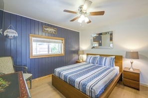 Room - Walk to Main St: Red River Lodge w/ Ski Views (Red River)