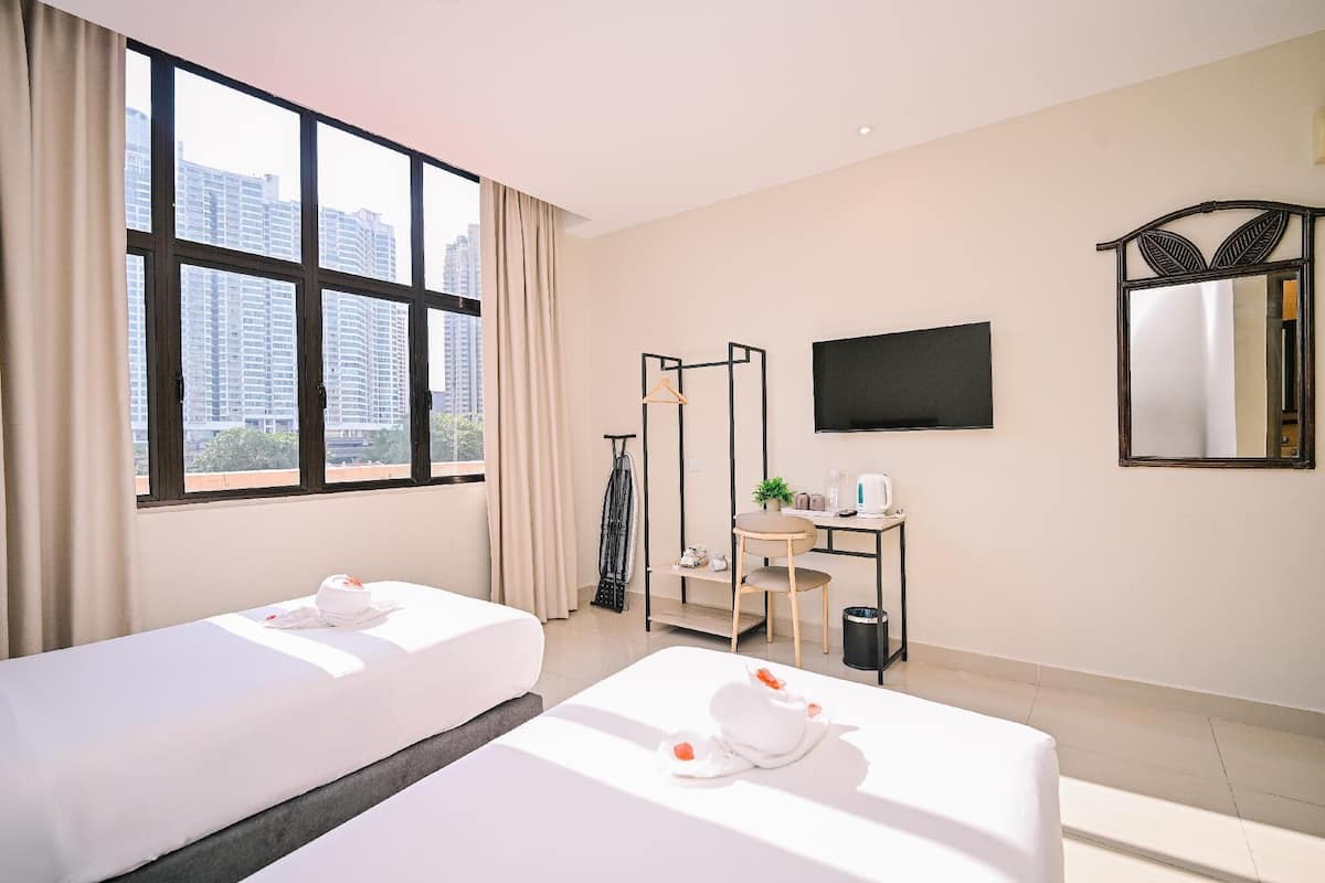 Deluxe-Zweibettzimmer | Bügeleisen/Bügelbrett, kostenloses WLAN