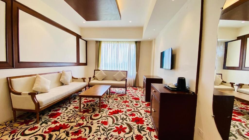 Presidential Suite, Garden View | Living area