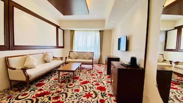 Presidential Suite, Garden View | Living area
