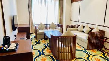 Executive Suite | Living area