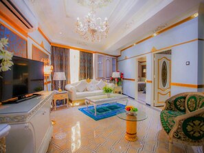 อพาร์ทเมนท์ | โต๊ะทำงาน, ห้องเก็บเสียง, Wi-Fi ฟรี, ผ้าปูที่นอน