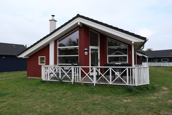 Exterior - Beach Home with Sports Court (Großenbrode)