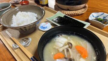 Daily local cuisine breakfast for a fee
