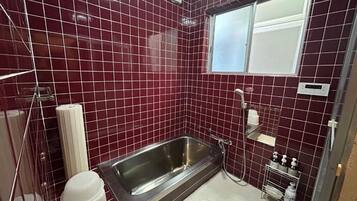 Twin Room, Non Smoking, City View | Bathroom