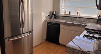 Breezy Beach 2-bedroom Condo in Ventura