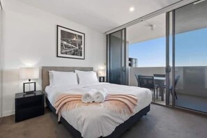 Room - ML1306A Milton1306 ; 1 Bedroom 1 Bathroom (Brisbane)