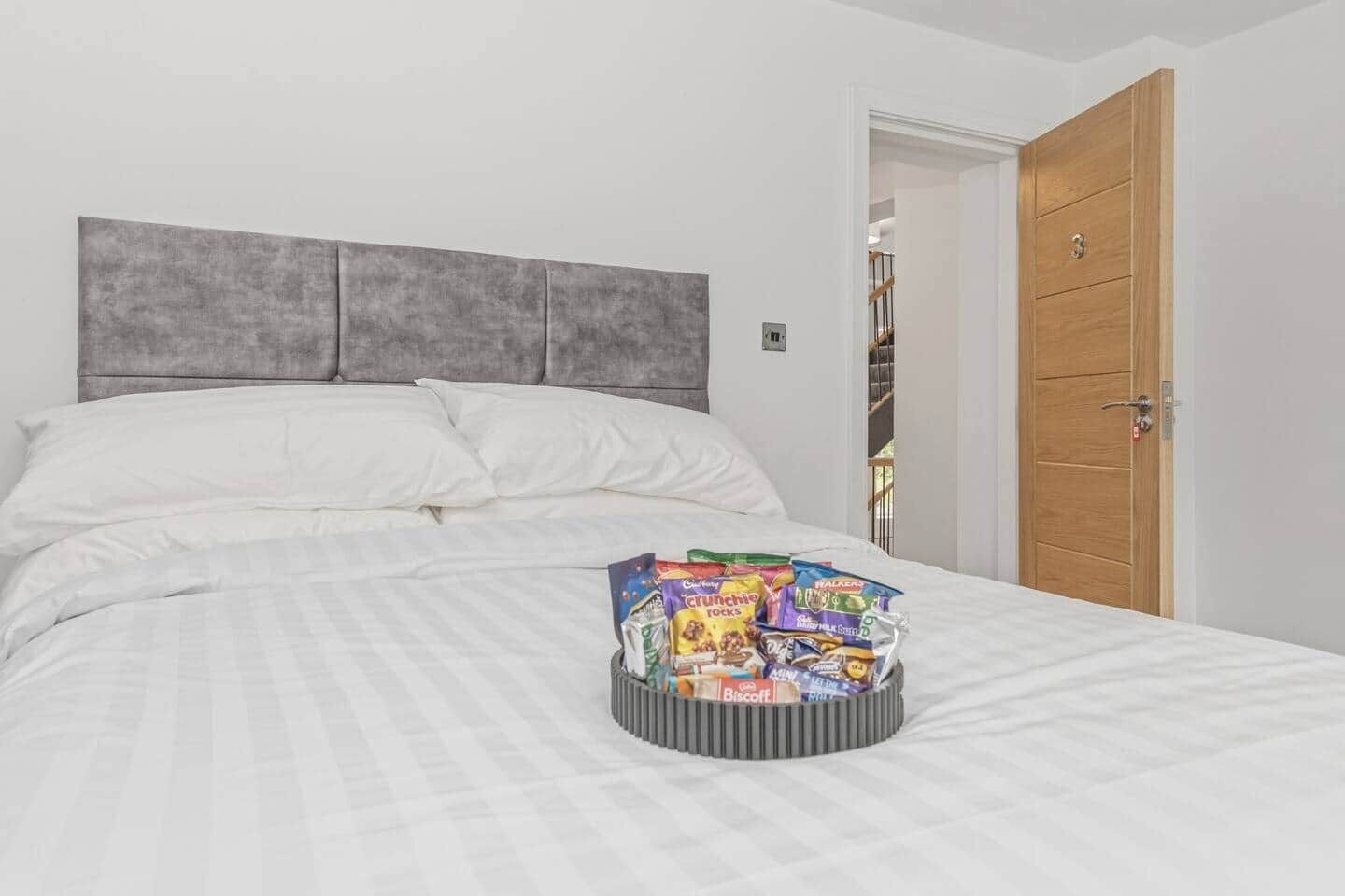 In-room safe, travel crib, WiFi (free), bed sheets