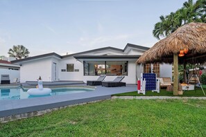 Exterior - Waterfront House with Tiki & Firepit (Miami)