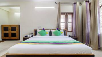 Standard Room | Desk, laptop workspace, WiFi (free)