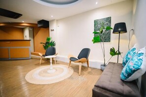 Interior - Swing & Pillows @ Sungei Wang Bukit Bintang (Kuala Lumpur)
