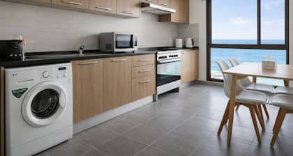 Bloomfields 2BR in Mina Fajer - Fujairah