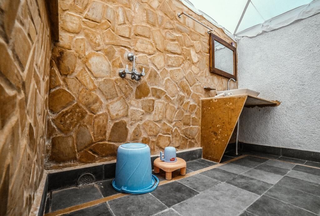 Shower, towels