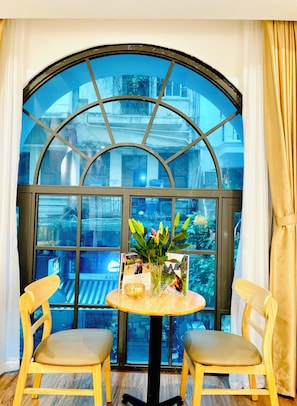 Chambre Double Deluxe, vue ville | Intérieur