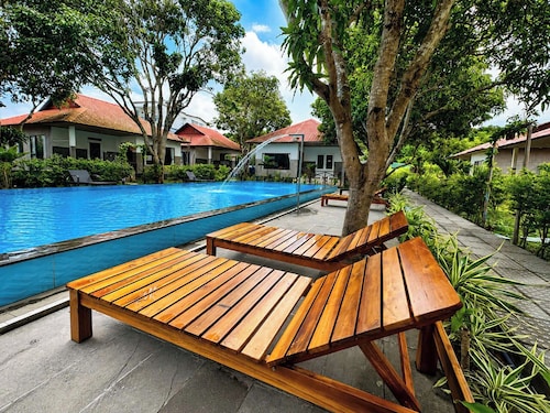 The Aurora Retreat Ong Lang Beach