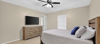 Cozy Condo in N McAllen - Walk to Bill Schup Park - 103" Theater