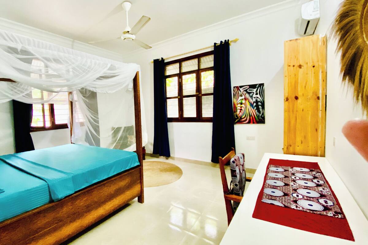 Chambre Double Classique | Bureau