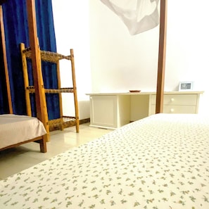 Classic Triple Room | Meja 