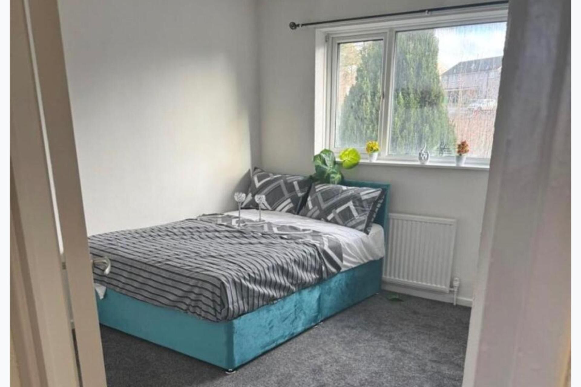 4 bedrooms, WiFi (free), bed sheets