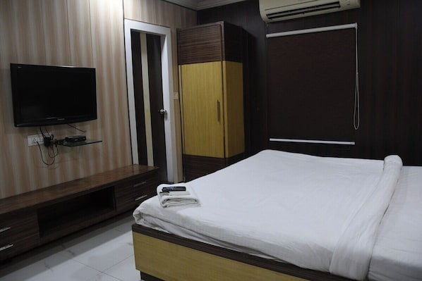Classic Studio | Free WiFi - HOTEL RAHUL (Nagpur)