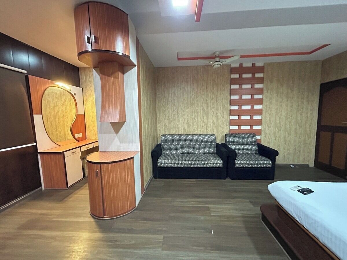 Studio Suite | WiFi (free), bed sheets