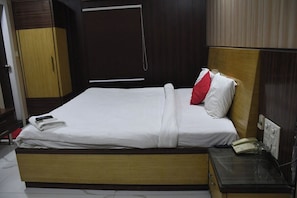 经典开间 | 免费 WiFi、床单
