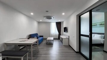 Desk, laptop workspace, free WiFi