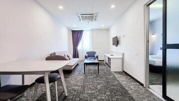 Desk, laptop workspace, free WiFi