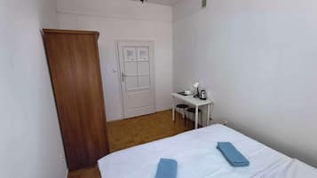 Classic Double Room, 1 Double Bed | Desk, iron/ironing board